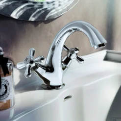 Wastafelmengkraan Hotbath Amice 2-kruisgreep Gebogen 17 Cm Chroom