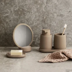 Cosmeticaspiegel Blomus Sono Tan -Baden Luxe Verkoop blomus cosmeticaspiegel sono tan sfeer1