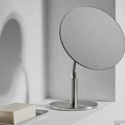 Cosmeticaspiegel Blomus Vista Gepolijst -Baden Luxe Verkoop cosmeticaspiegel blomus vista gepolijst sfeer1