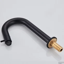 Fonteinkraan Boss & Wessing Nero Gebogen Messing Mat Zwart -Baden Luxe Verkoop fonteinkraan boss wessing nero gebogen messing mat zwart sfeer 1