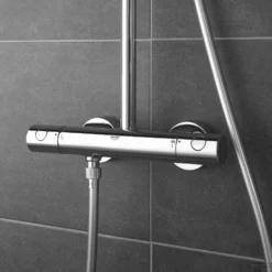 Grohe Douchesysteem Met Thermostaatkraan Tempesta Cosmopolitan Systeem 210 -Baden Luxe Verkoop grohe douchesysteem met thermostaatkraan tempesta cosmopolitan systeem 210 detail
