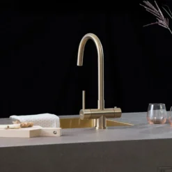 Kokendwaterkraan Selsiuz Steel Rond Gold Inclusief Combi Extra Boiler -Baden Luxe Verkoop kokendwaterkraan selsiuz steel round inclusief boiler goud sfeer 2 2