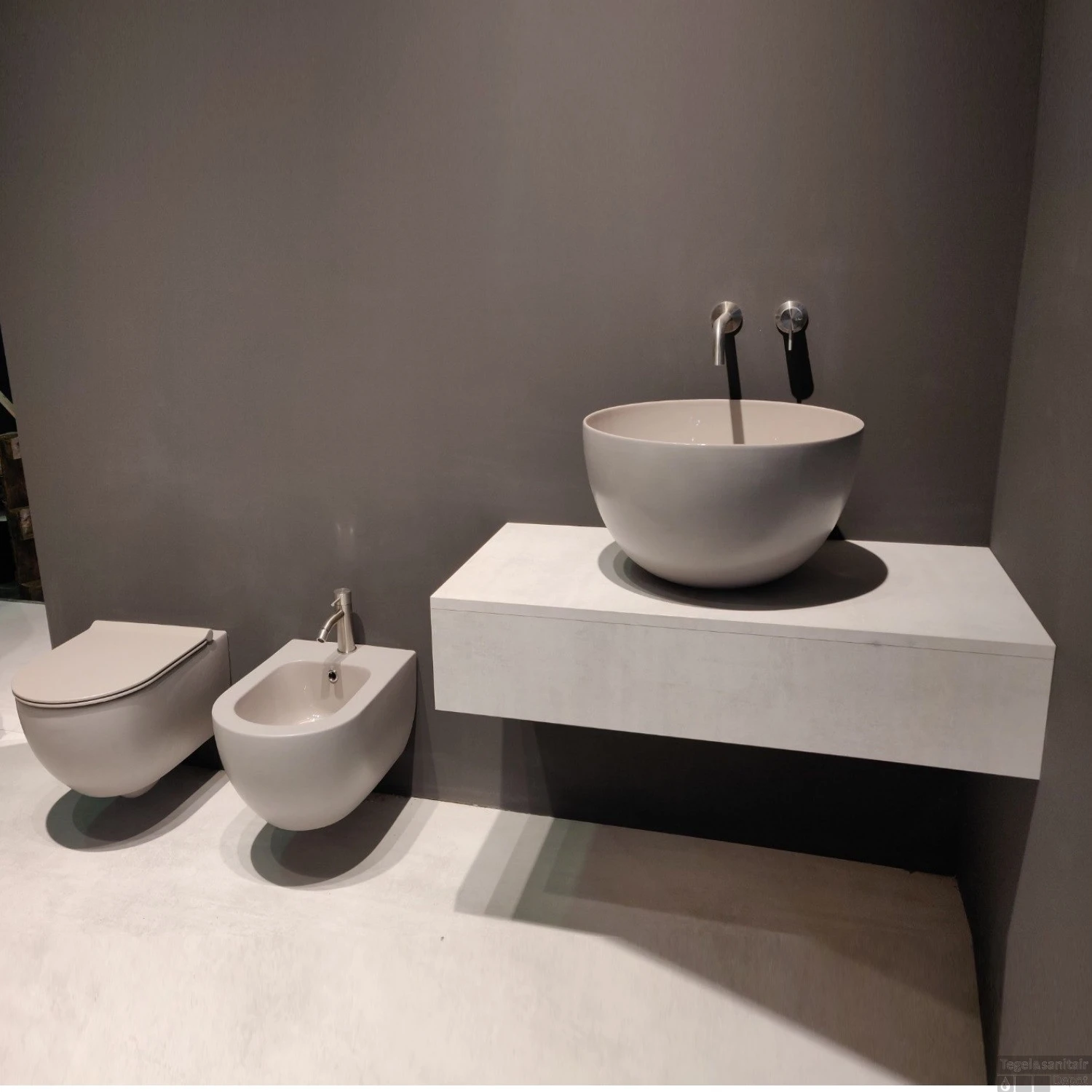 Wandcloset Civita 50x35x36.5cm Keramiek Rimless Mat Grijs (Excl. Zitting) 4 Wandcloset Civita 50x35x36.5cm Keramiek Rimless Mat Grijs (Excl. Zitting) - Afbeelding 4