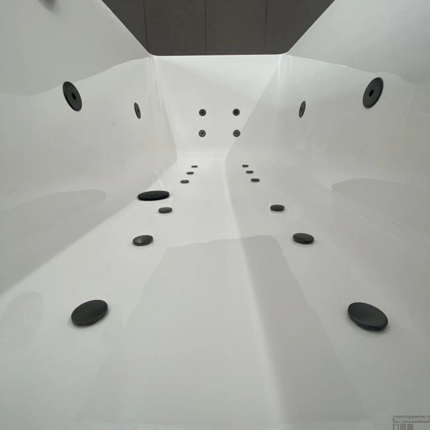 Whirlpool Boss & Wessing Dahlia Jetline 170x75 Cm Dubbel Systeem Black Tin 2 Whirlpool Boss & Wessing Dahlia Jetline 170x75 Cm Dubbel Systeem Black Tin - Afbeelding 2